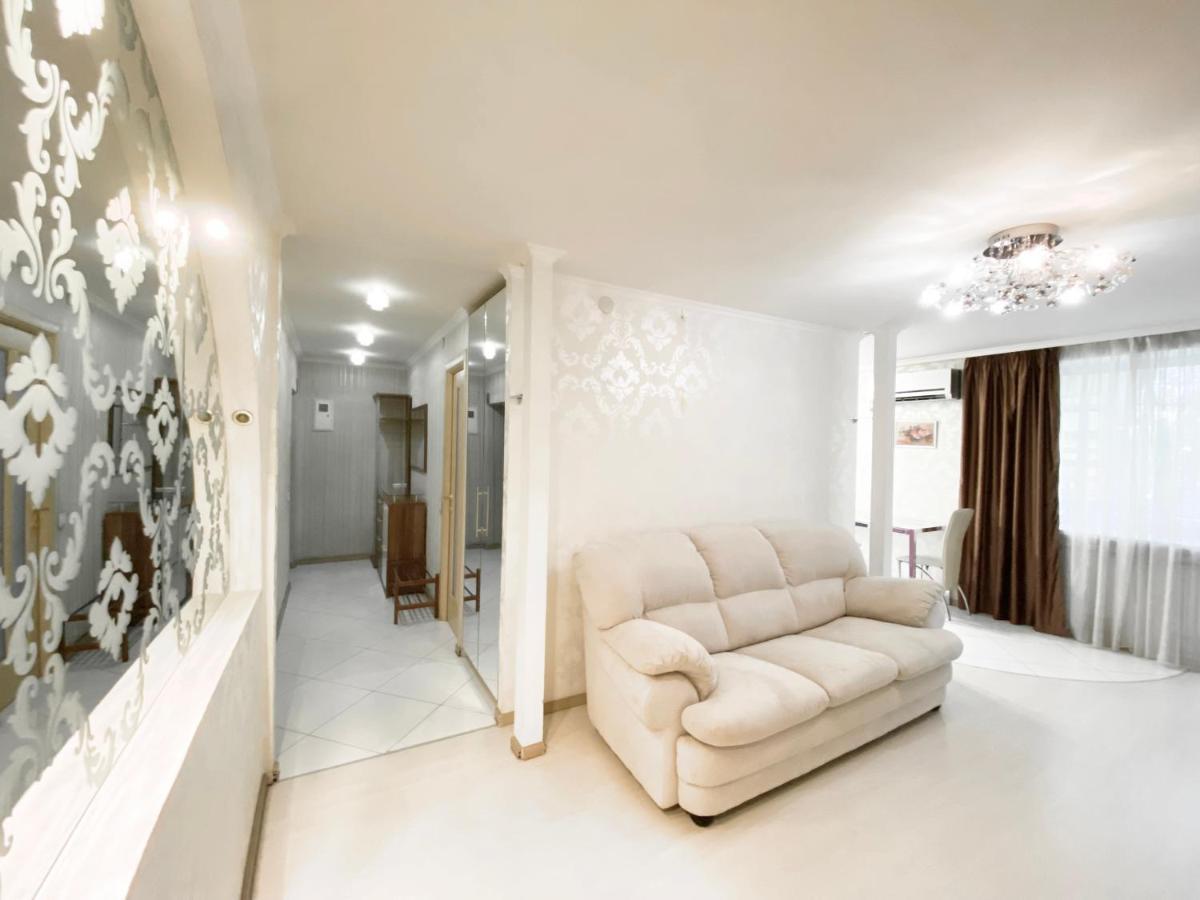 Beautiful 1-Bedroom Near Most City Center Dnepropetrovsk Exterior foto