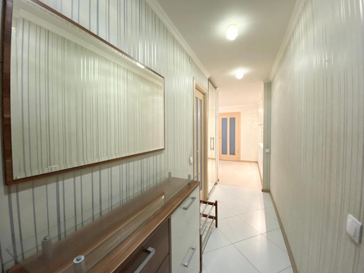 Beautiful 1-Bedroom Near Most City Center Dnepropetrovsk Exterior foto